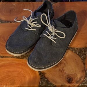 Toms Canvas “lace up” Boat Shoes 8